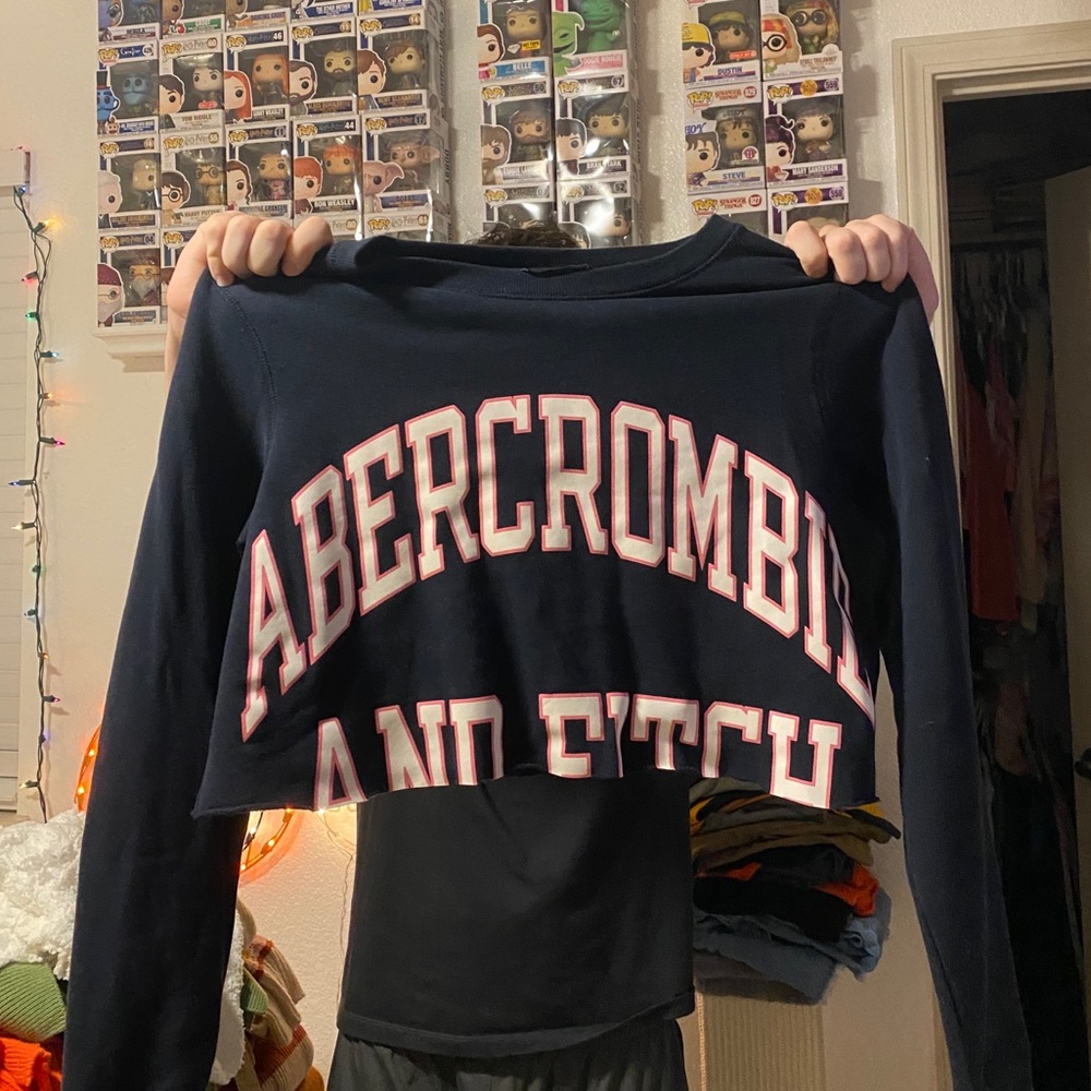 SWEATSHIRT BUNDLE. HIGH END BRANDS.